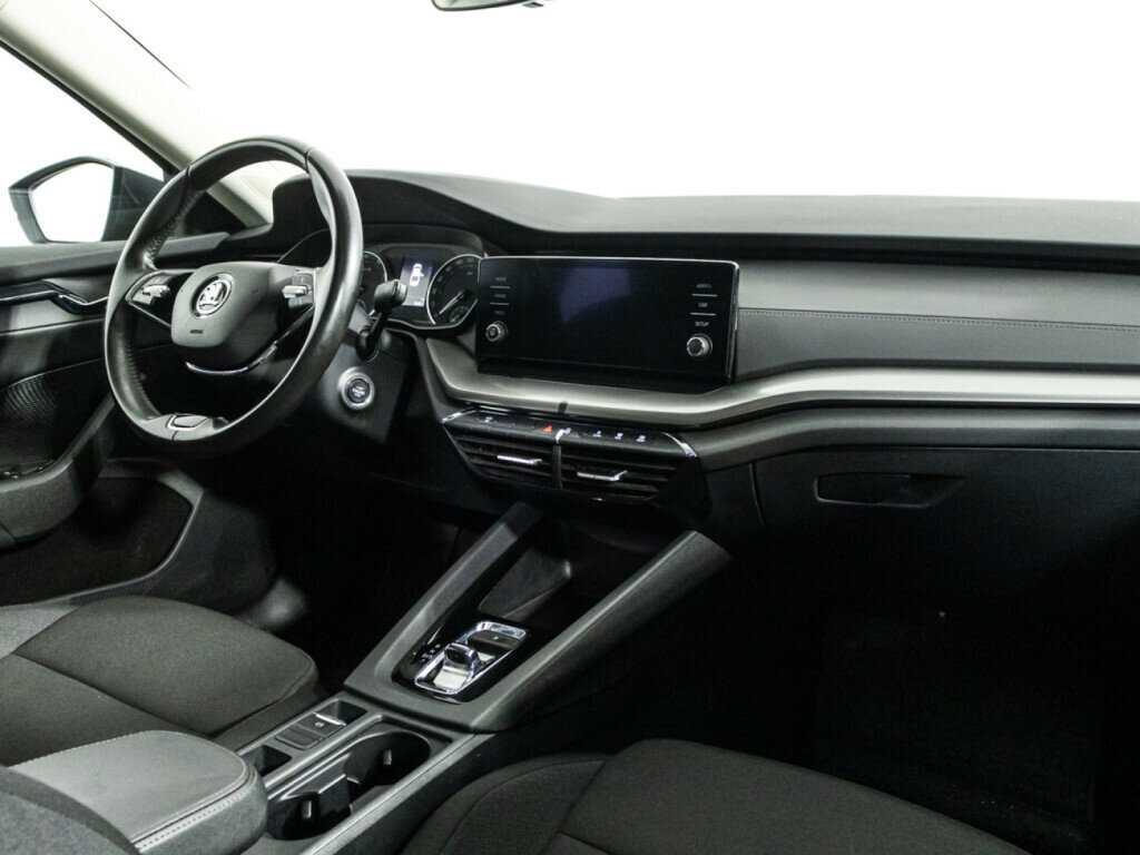 Б/У Шкода Октавия 2021 года. Фото: #8