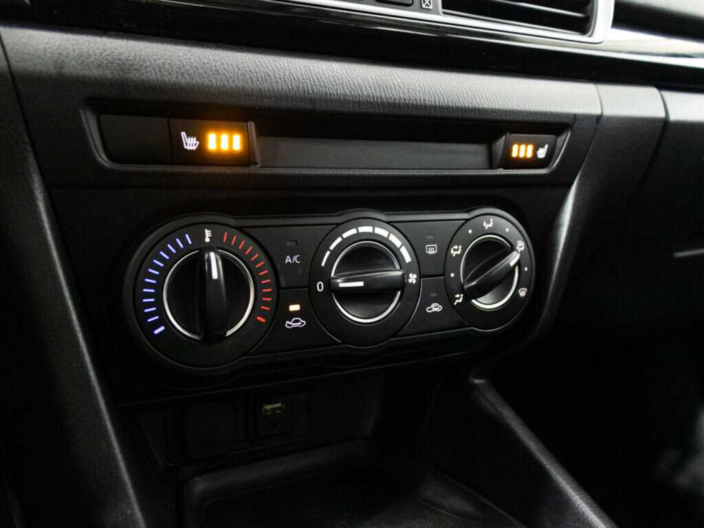 Б/У Мазда 3 2014 года. Фото: #14