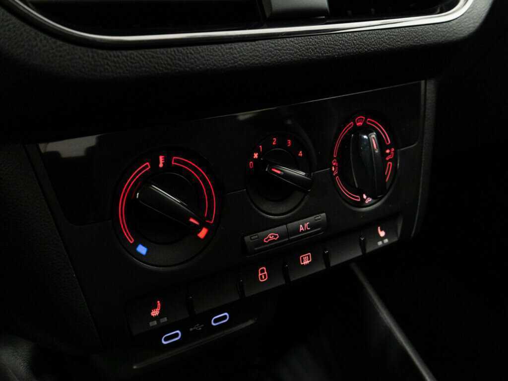 Б/У Фольксваген Поло 2020 года. Фото: #14