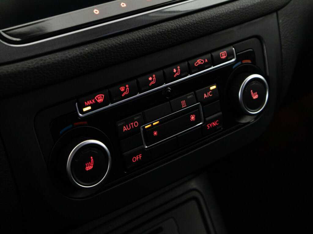 Б/У Фольксваген Тигуан 2012 года. Фото: #17