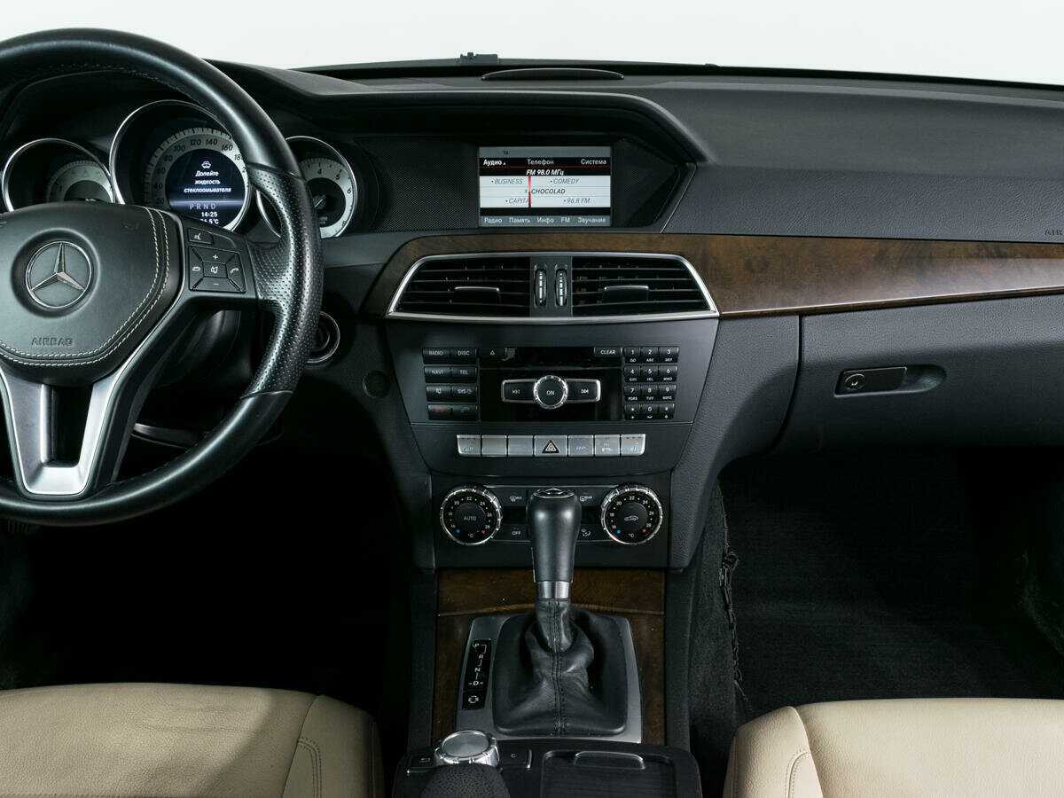 Б/У Мерседес-Бенц Ц-Класс 2012 года. Фото: #8
