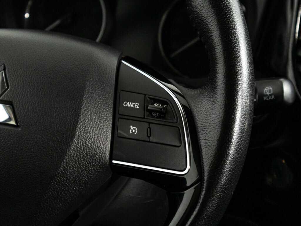 Б/У Митсубиши Оутлэндер 2019 года. Фото: #16