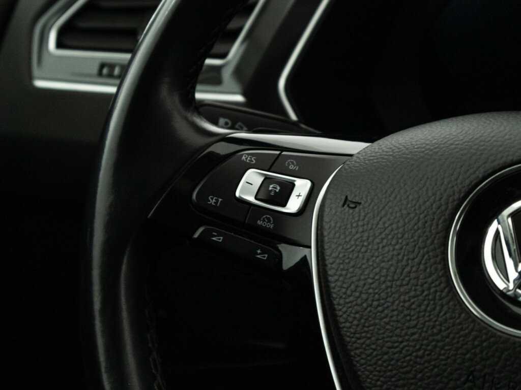 Б/У Фольксваген Тигуан 2018 года. Фото: #21