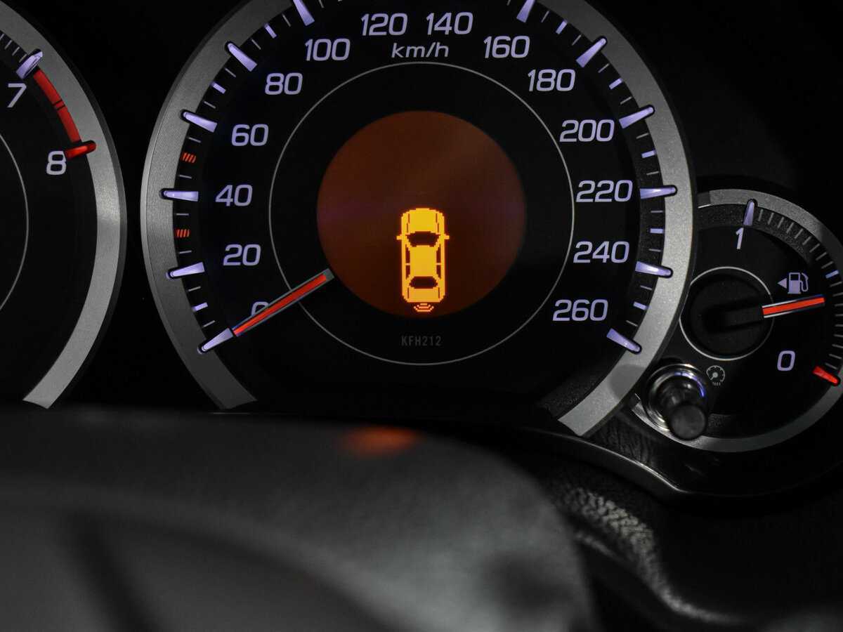 Б/У Хонда Аккорд 2012 года. Фото: #21