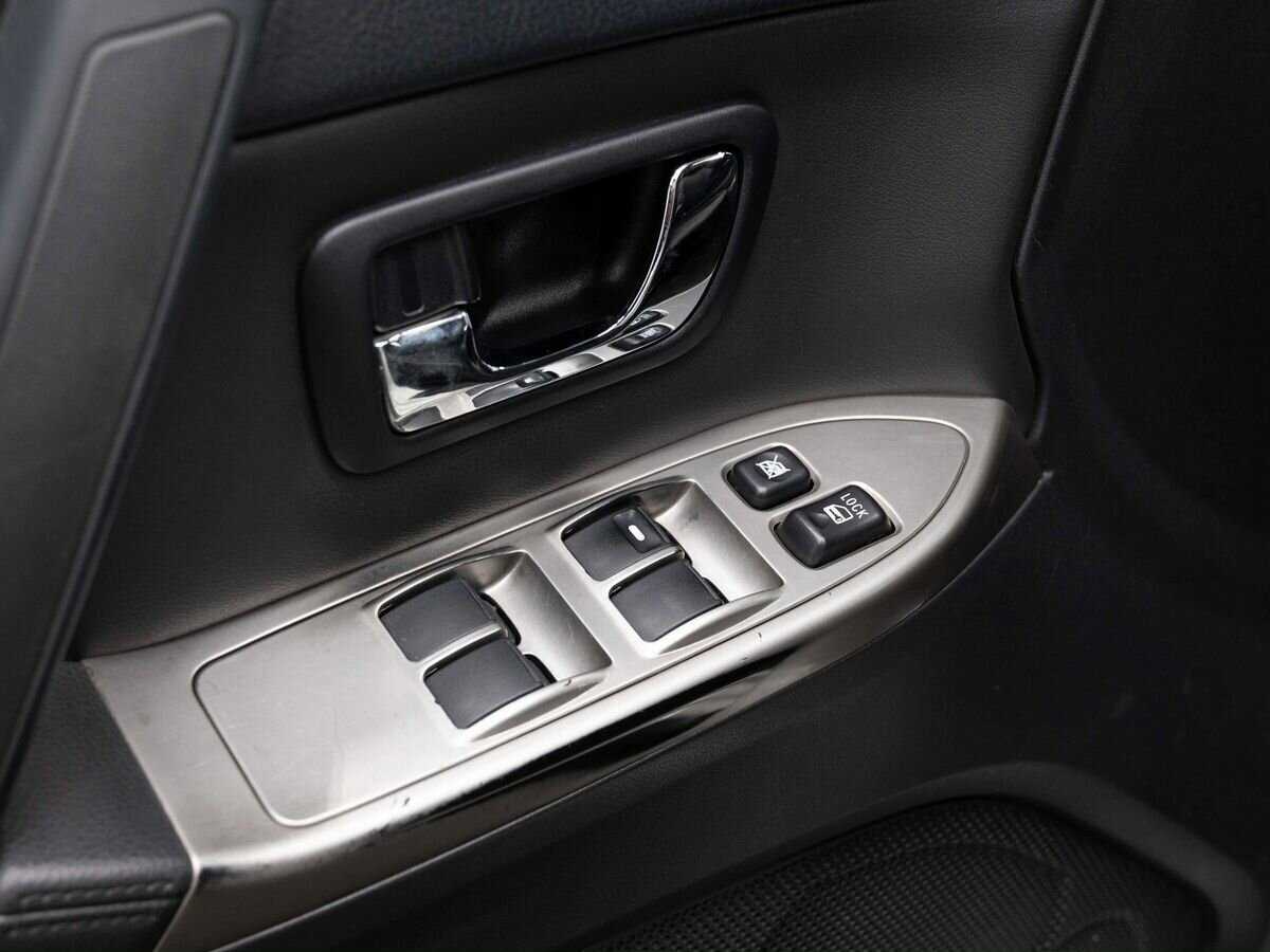 Б/У Митсубиши Паджеро 2013 года. Фото: #18