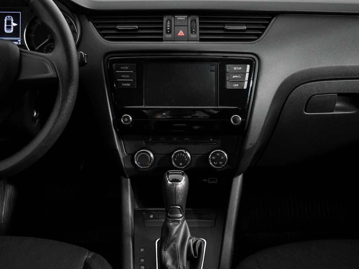 Б/У Шкода Октавия 2019 года. Фото: #14