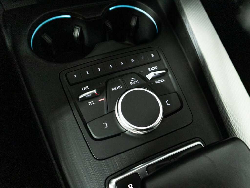 Б/У Ауди А4 2019 года. Фото: #17