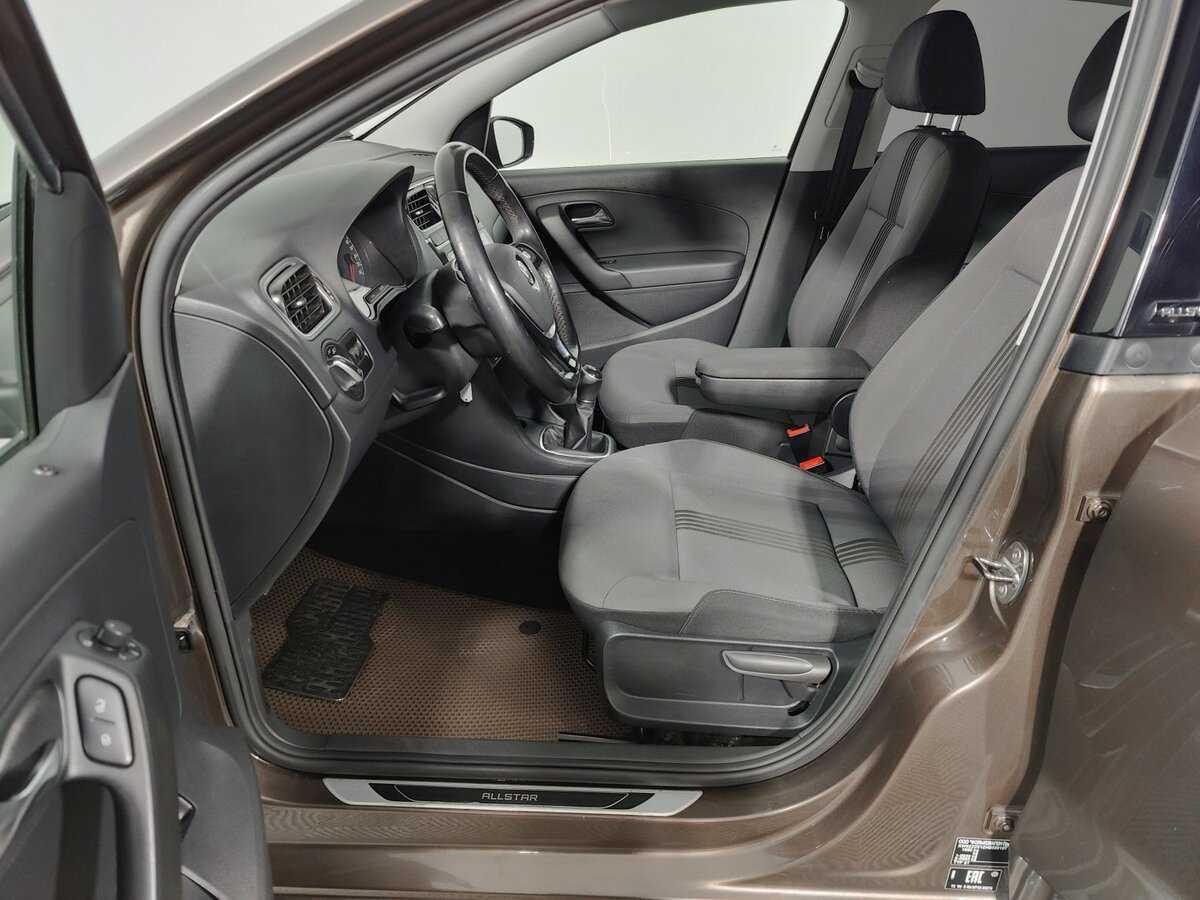 Б/У Фольксваген Поло 2016 года. Фото: #8