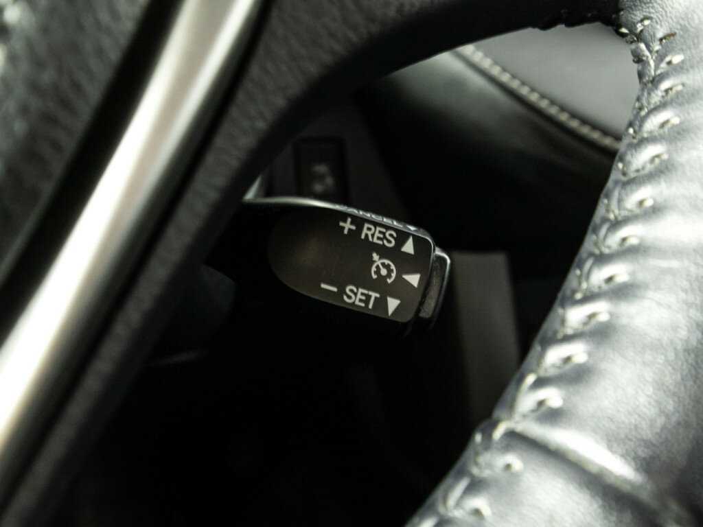 Б/У Тойота Рав4 2015 года. Фото: #16