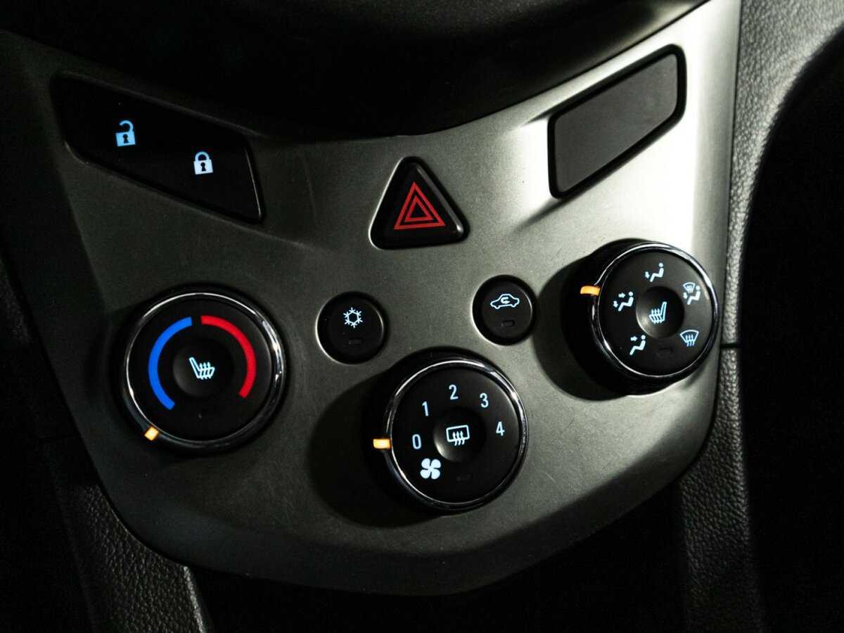 Б/У Шевроле Авео 2015 года. Фото: #14