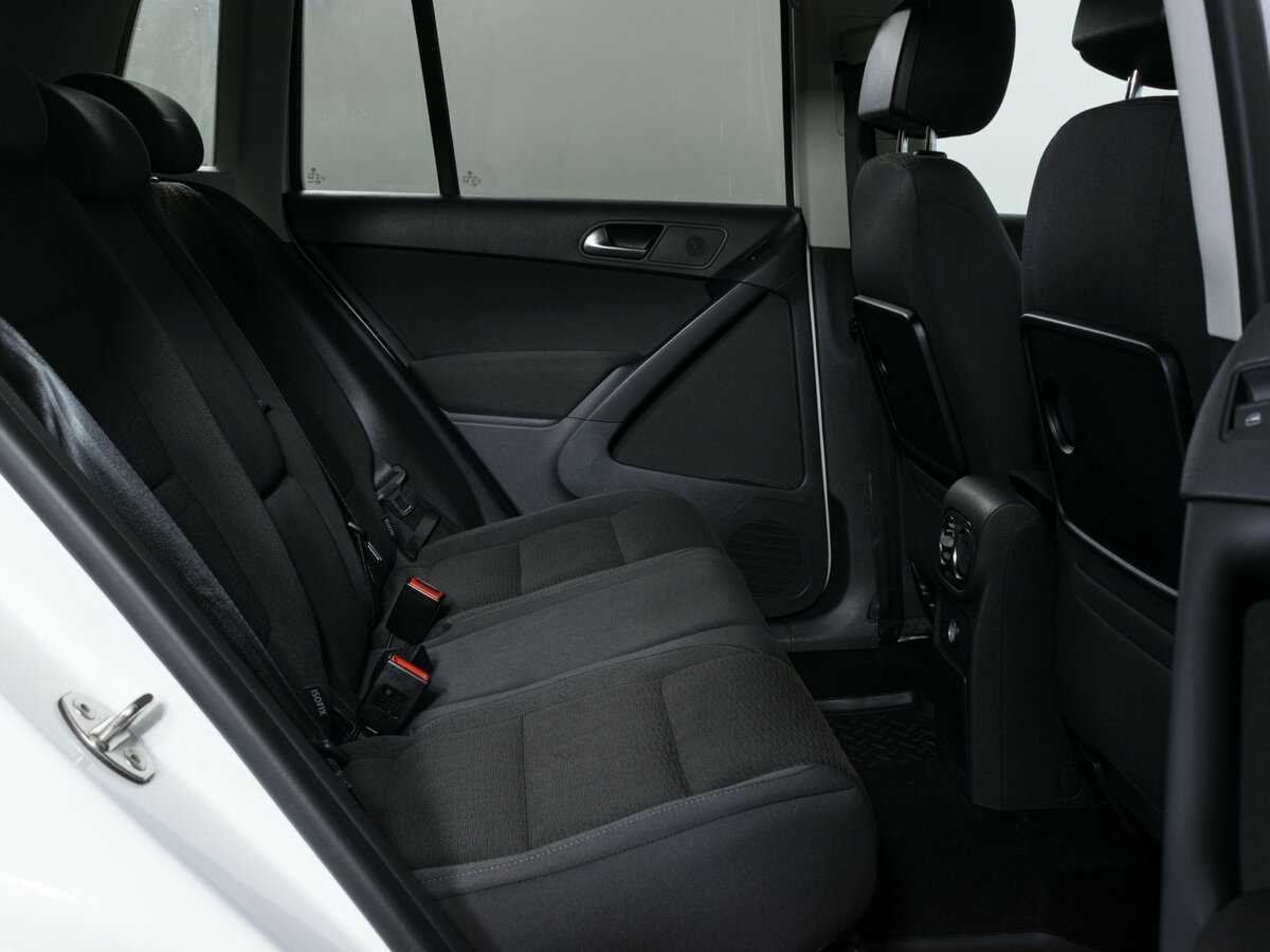 Б/У Фольксваген Тигуан 2015 года. Фото: #9