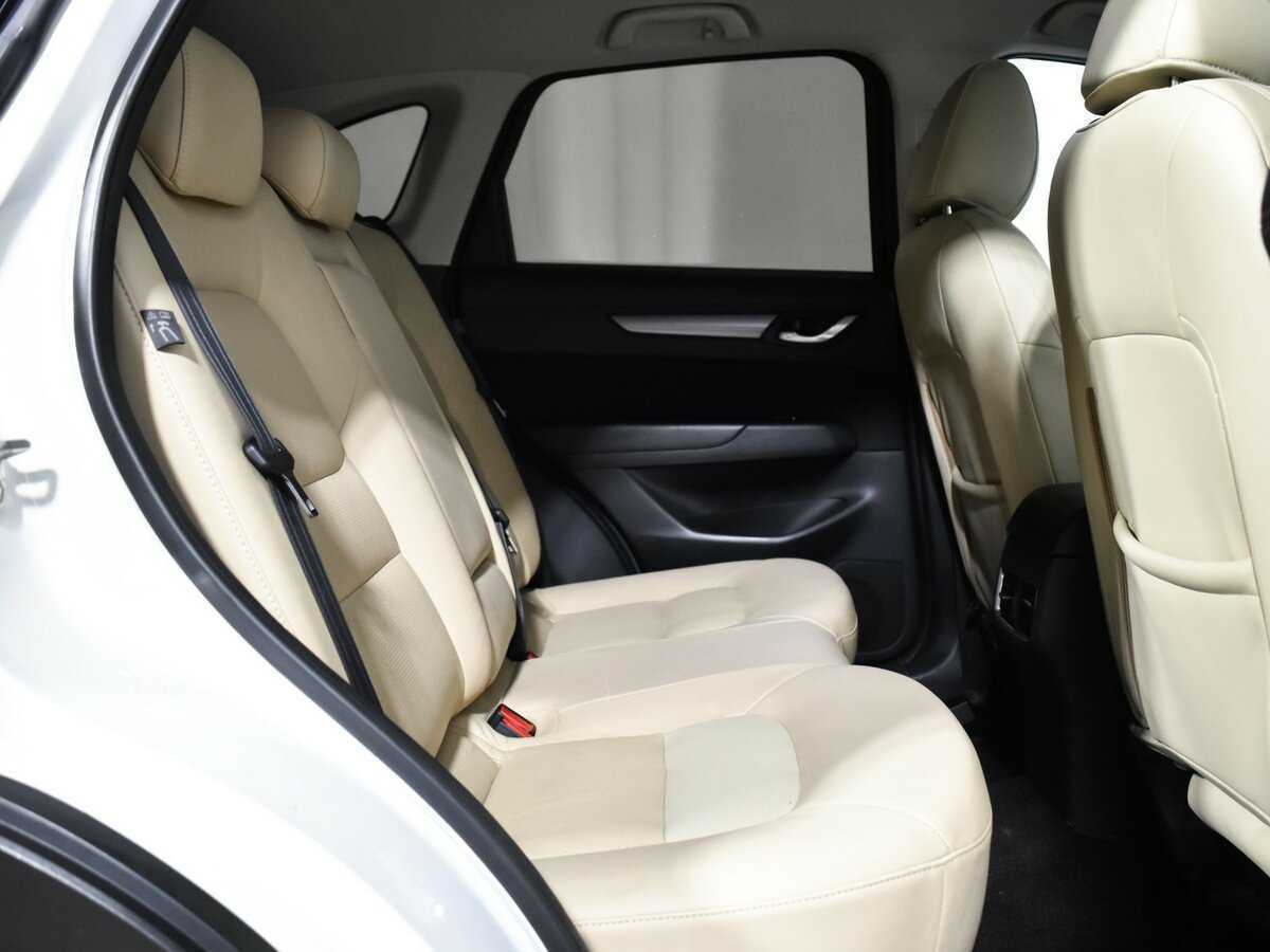 Б/У Мазда Ц-Икс-5 2017 года. Фото: #9