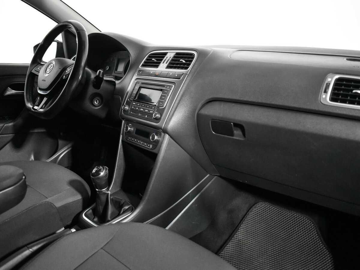 Б/У Фольксваген Поло 2017 года. Фото: #8