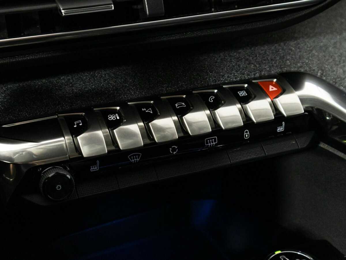 Б/У Пежо 3008 2017 года. Фото: #17