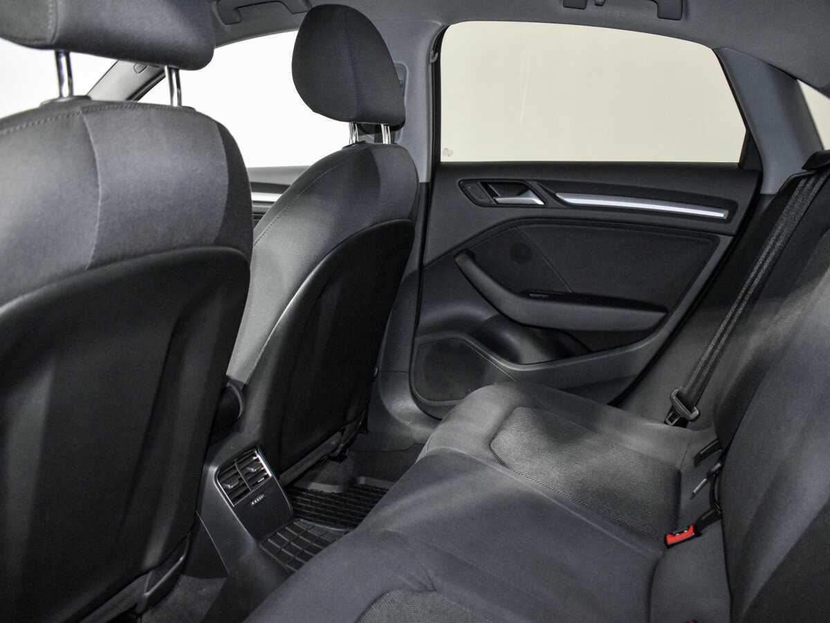 Б/У Ауди А3 2018 года. Фото: #11