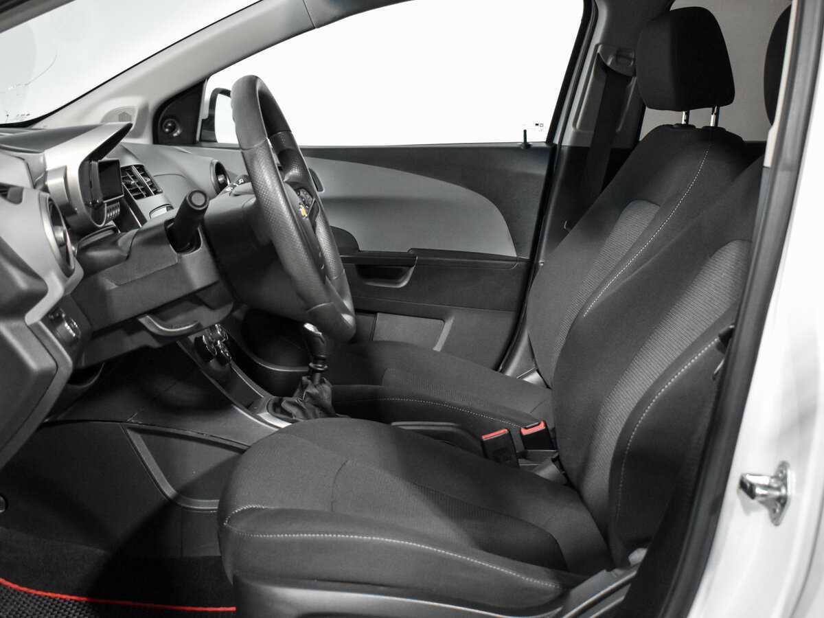 Б/У Шевроле Авео 2014 года. Фото: #9