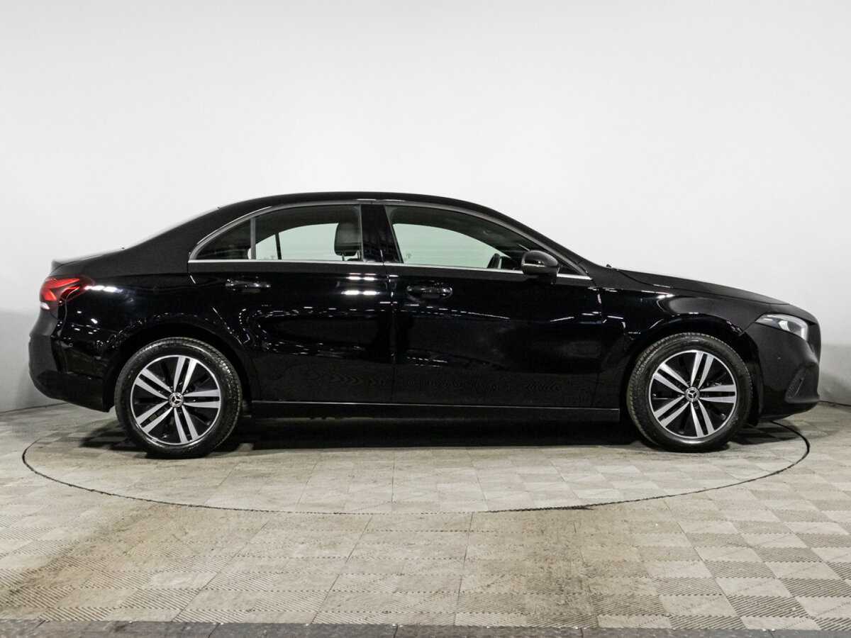 Б/У Мерседес-Бенц А-Класс 2019 года. Фото: #3