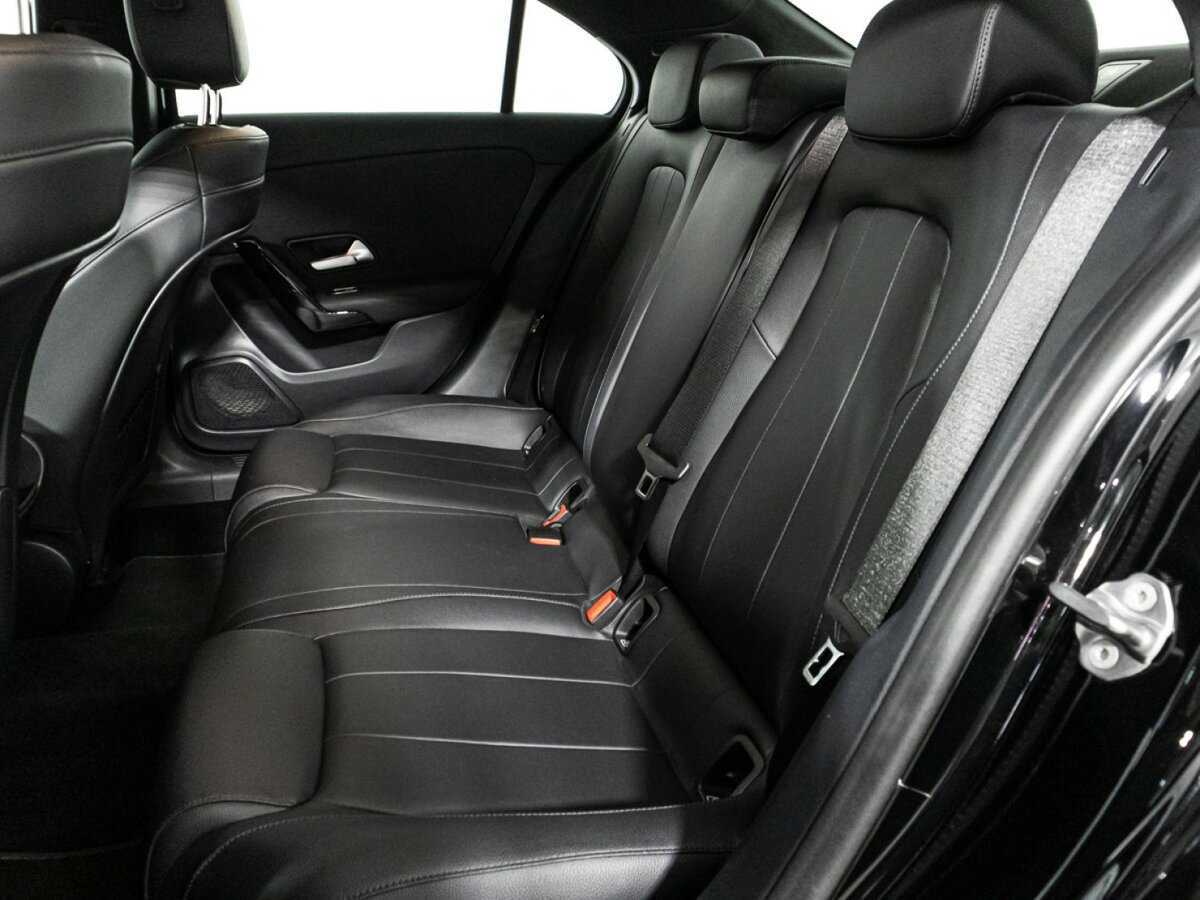 Б/У Мерседес-Бенц А-Класс 2019 года. Фото: #9