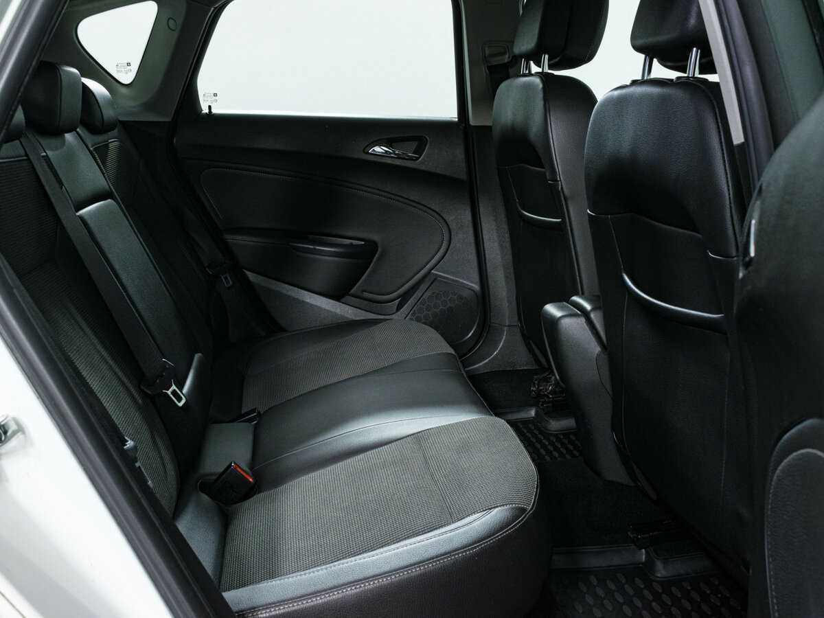 Б/У Опель Астра 2012 года. Фото: #9