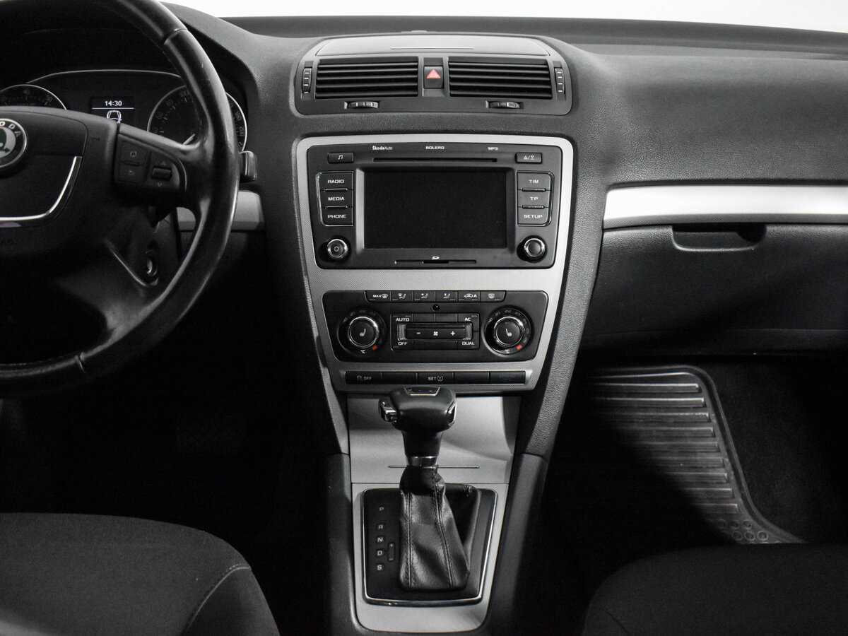 Б/У Шкода Октавия 2012 года. Фото: #13