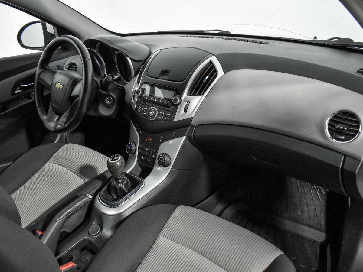 Б/У Шевроле Круз 2014 года. Фото: #14