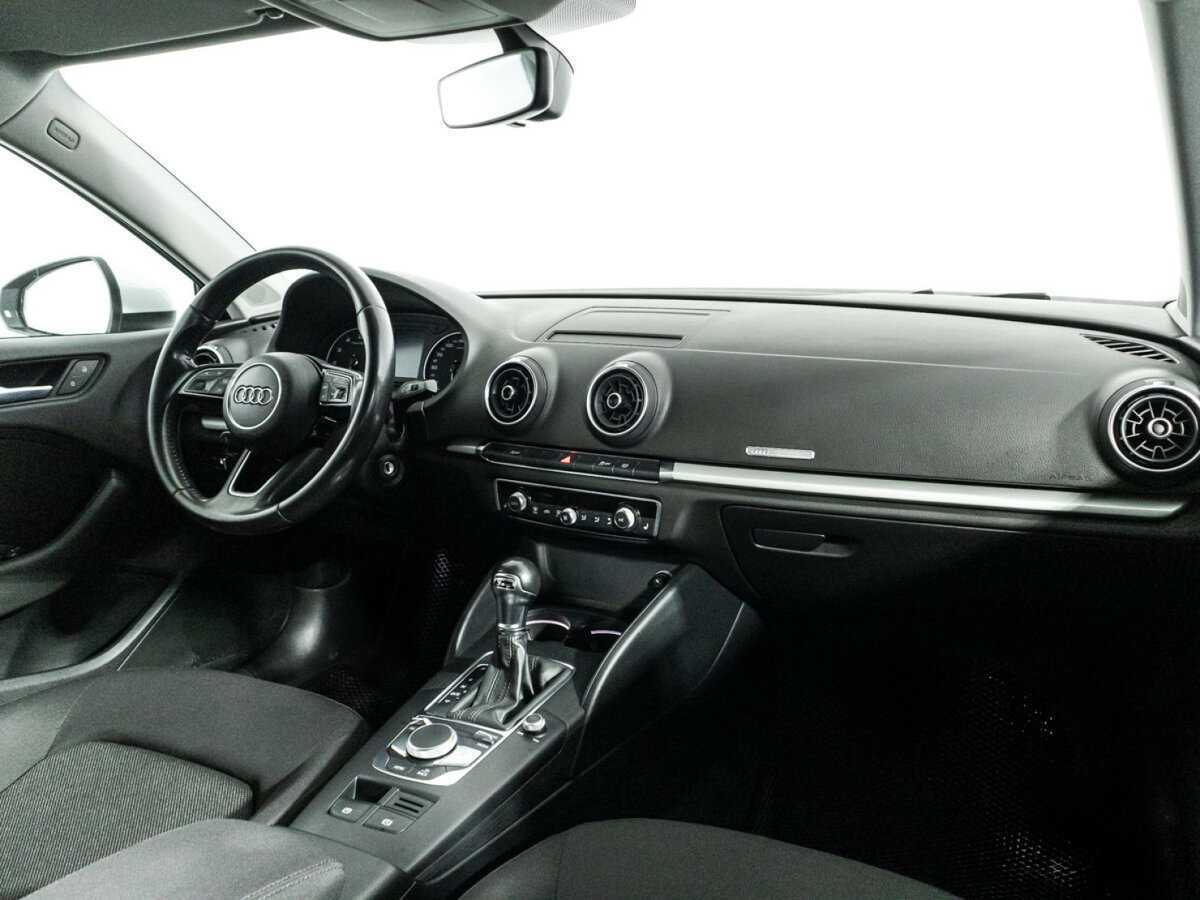 Б/У Ауди А3 2017 года. Фото: #8