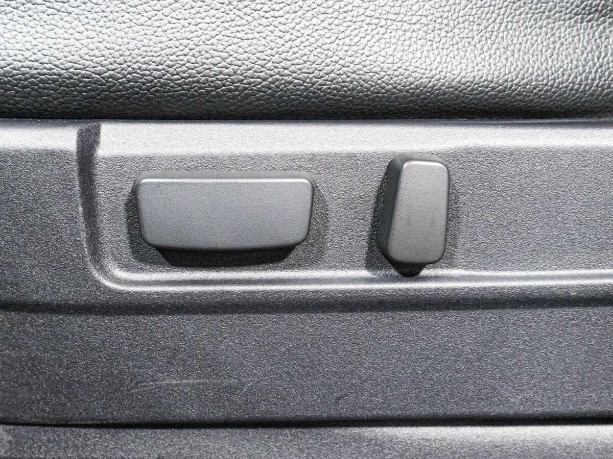 Б/У Митсубиши Оутлэндер 2015 года. Фото: #16