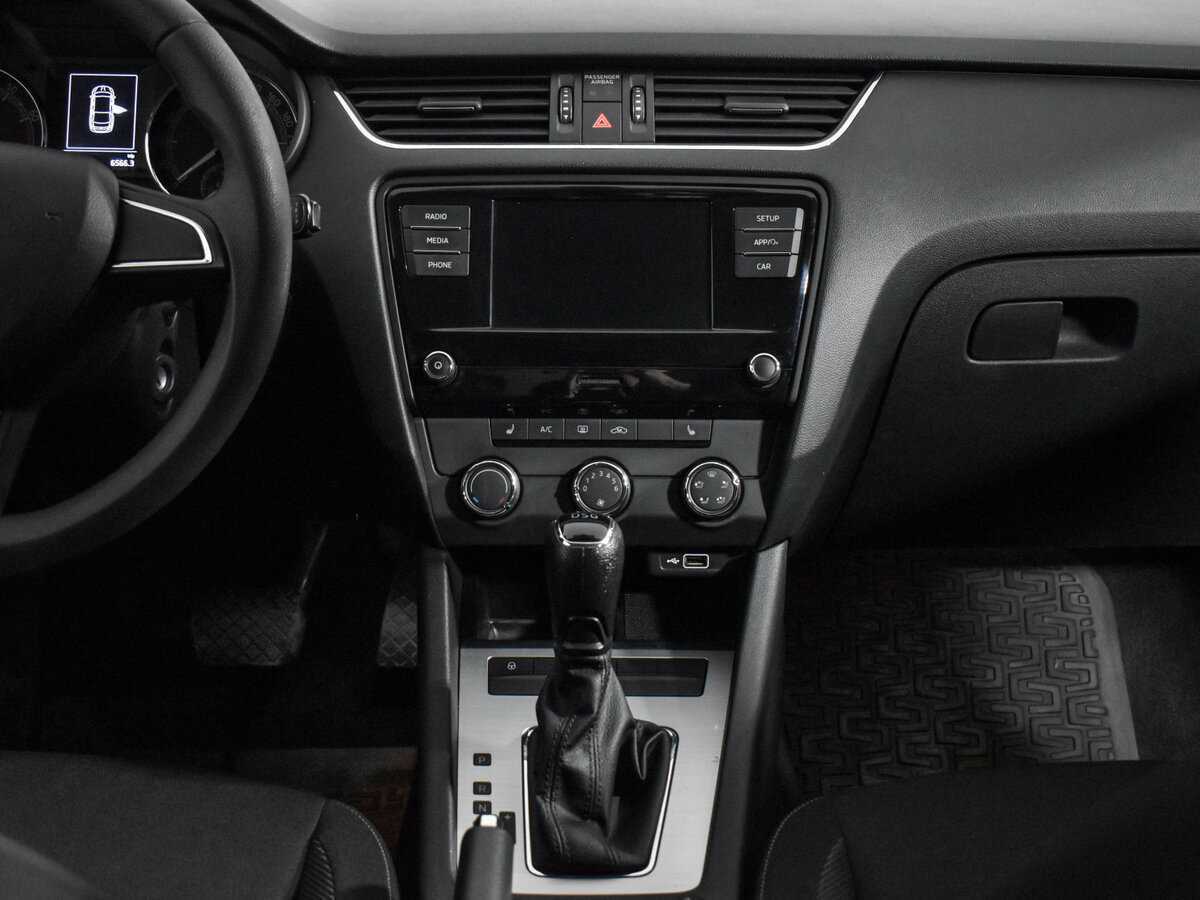 Б/У Шкода Октавия 2018 года. Фото: #12