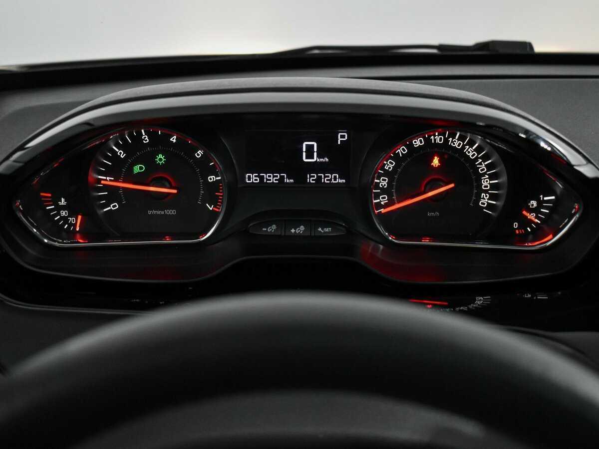 Б/У Пежо 208 2014 года. Фото: #15