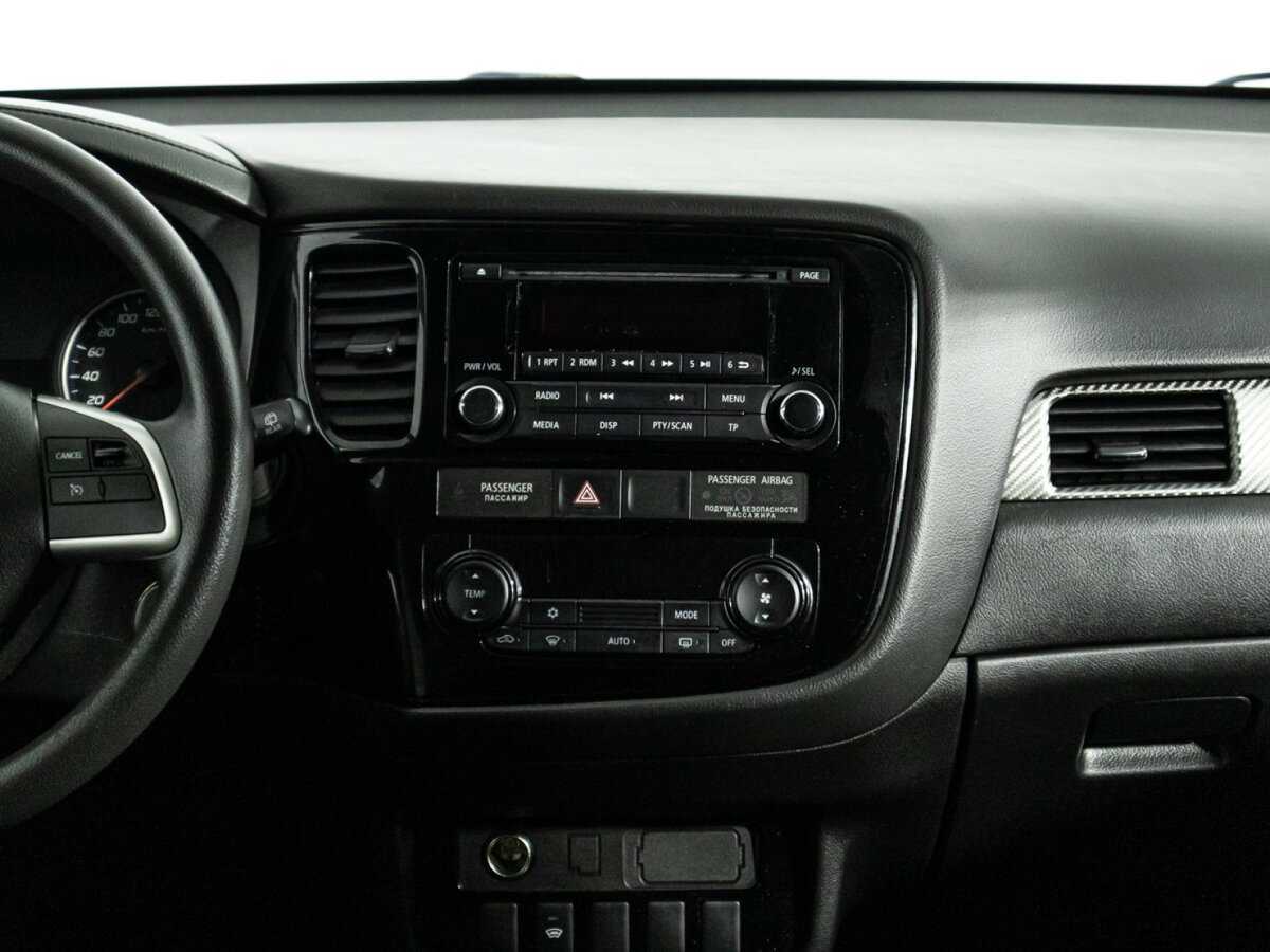 Б/У Митсубиши Оутлэндер 2018 года. Фото: #13