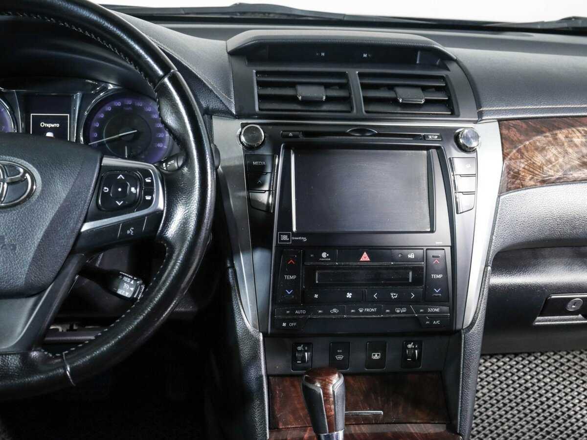 Б/У Тойота Камри 2015 года. Фото: #10