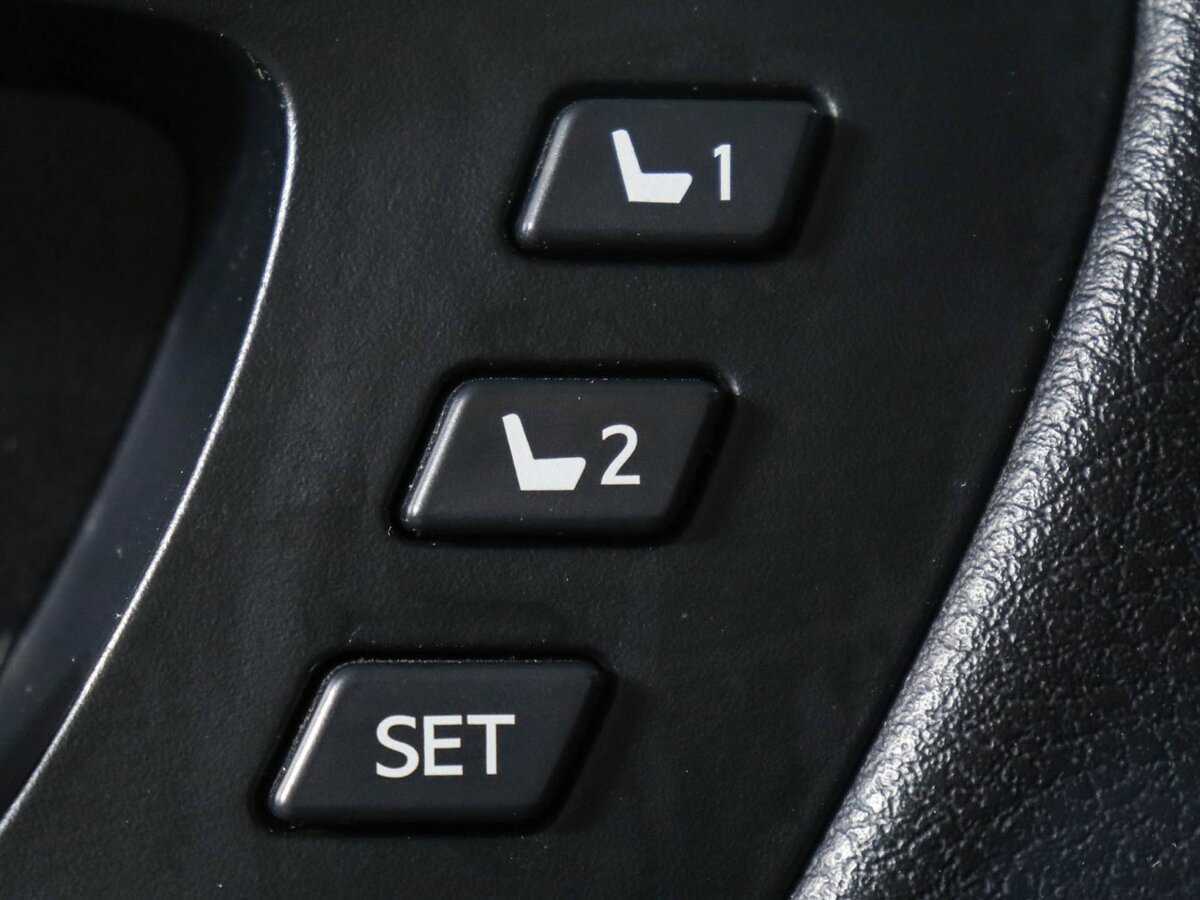 Б/У Тойота Камри 2015 года. Фото: #16