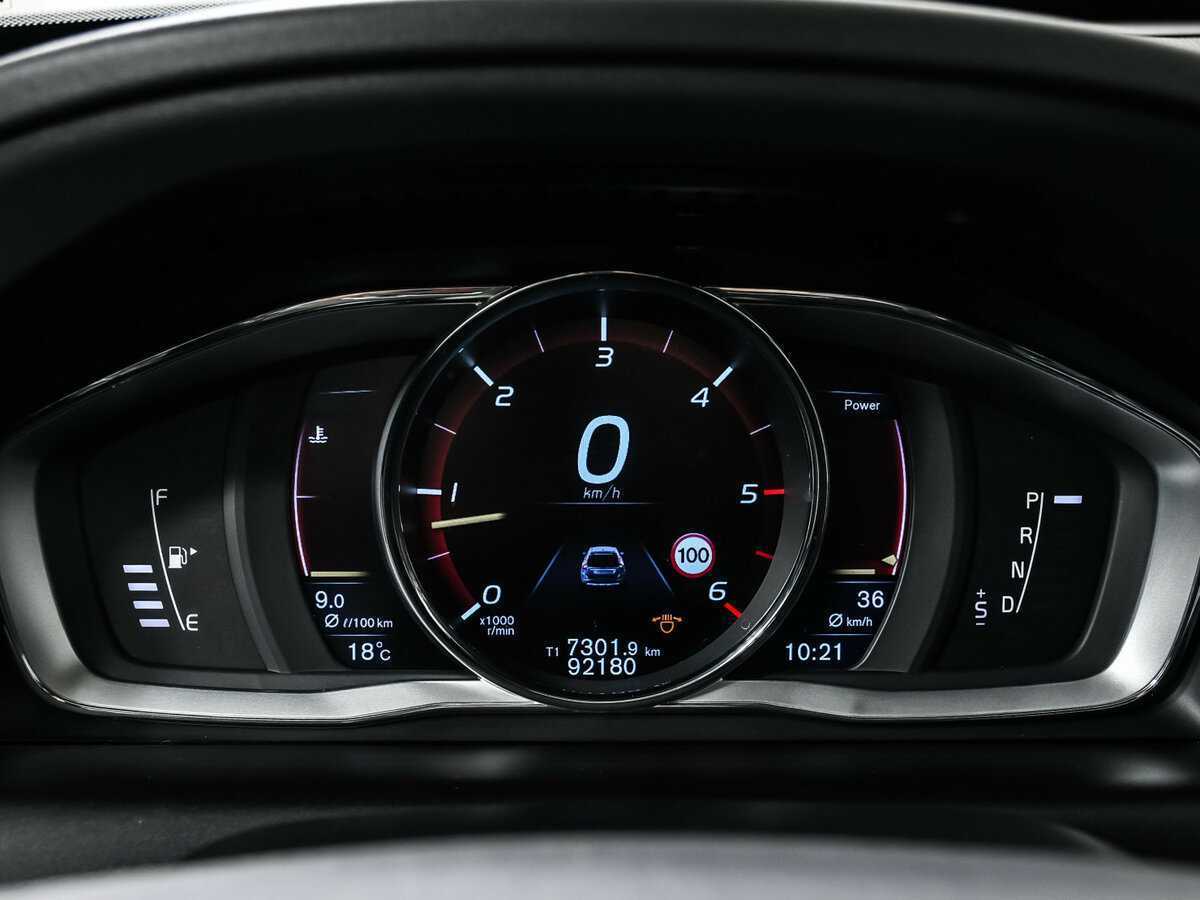 Б/У Вольво ИксЦ60 2015 года. Фото: #9