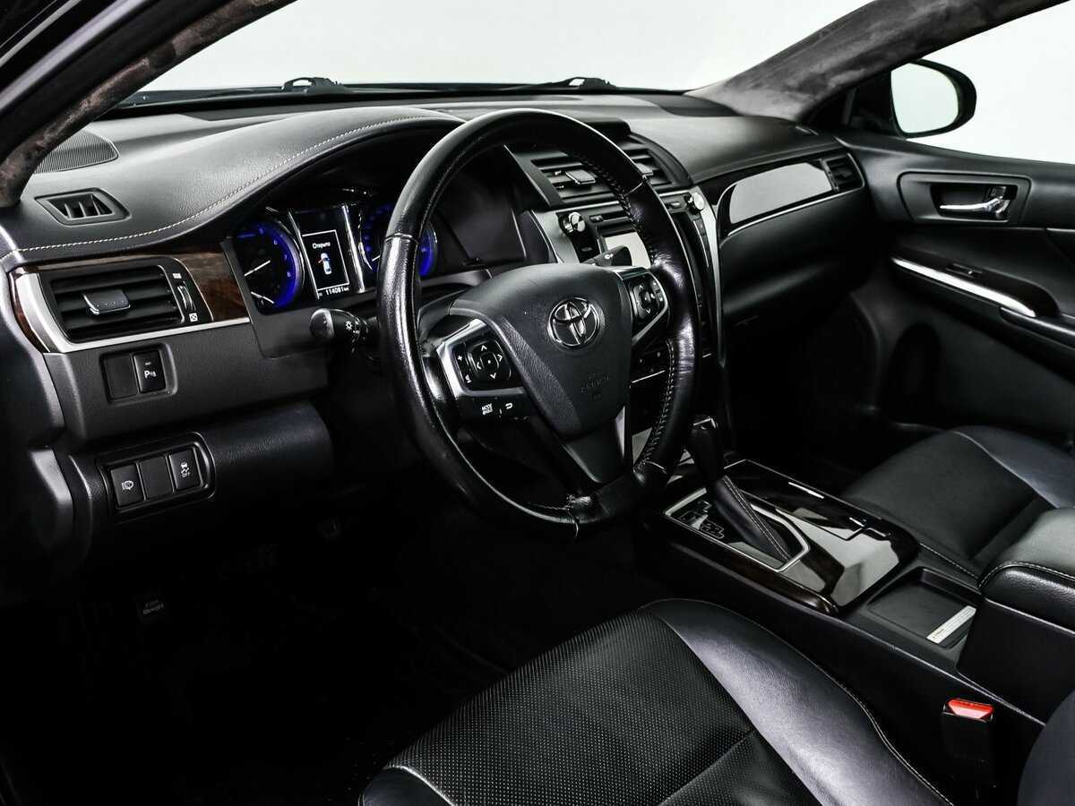 Б/У Тойота Камри 2017 года. Фото: #11