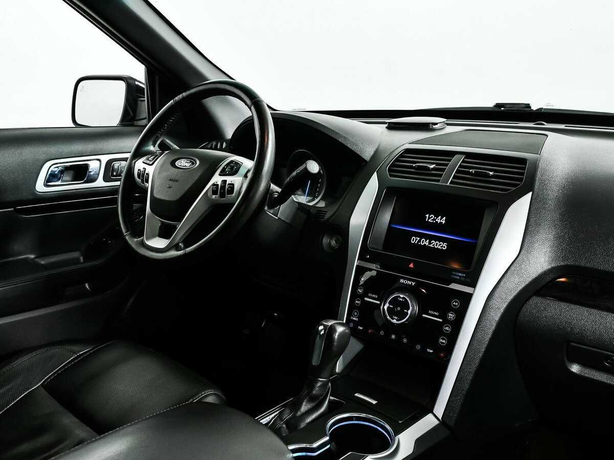 Б/У Форд Експлорер 2015 года. Фото: #8