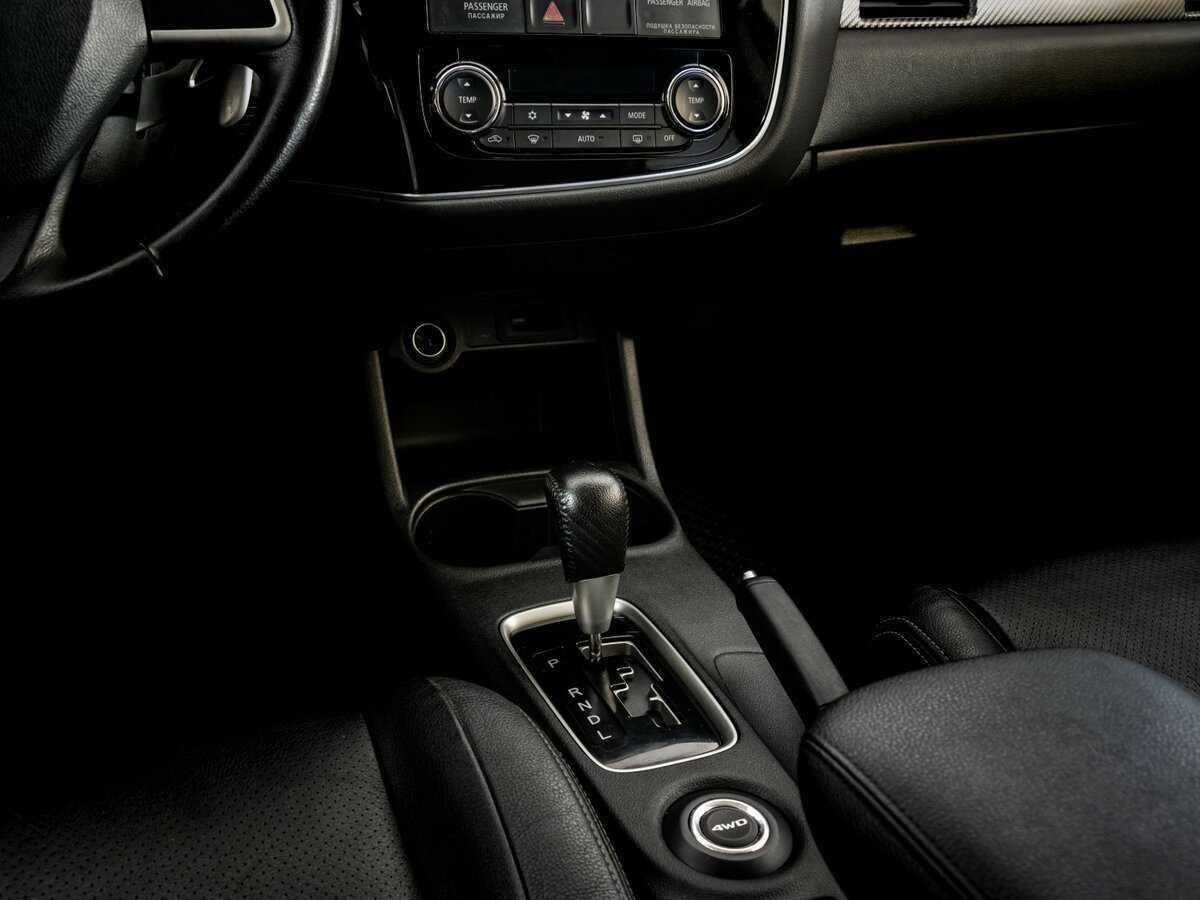 Б/У Митсубиши Оутлэндер 2012 года. Фото: #10