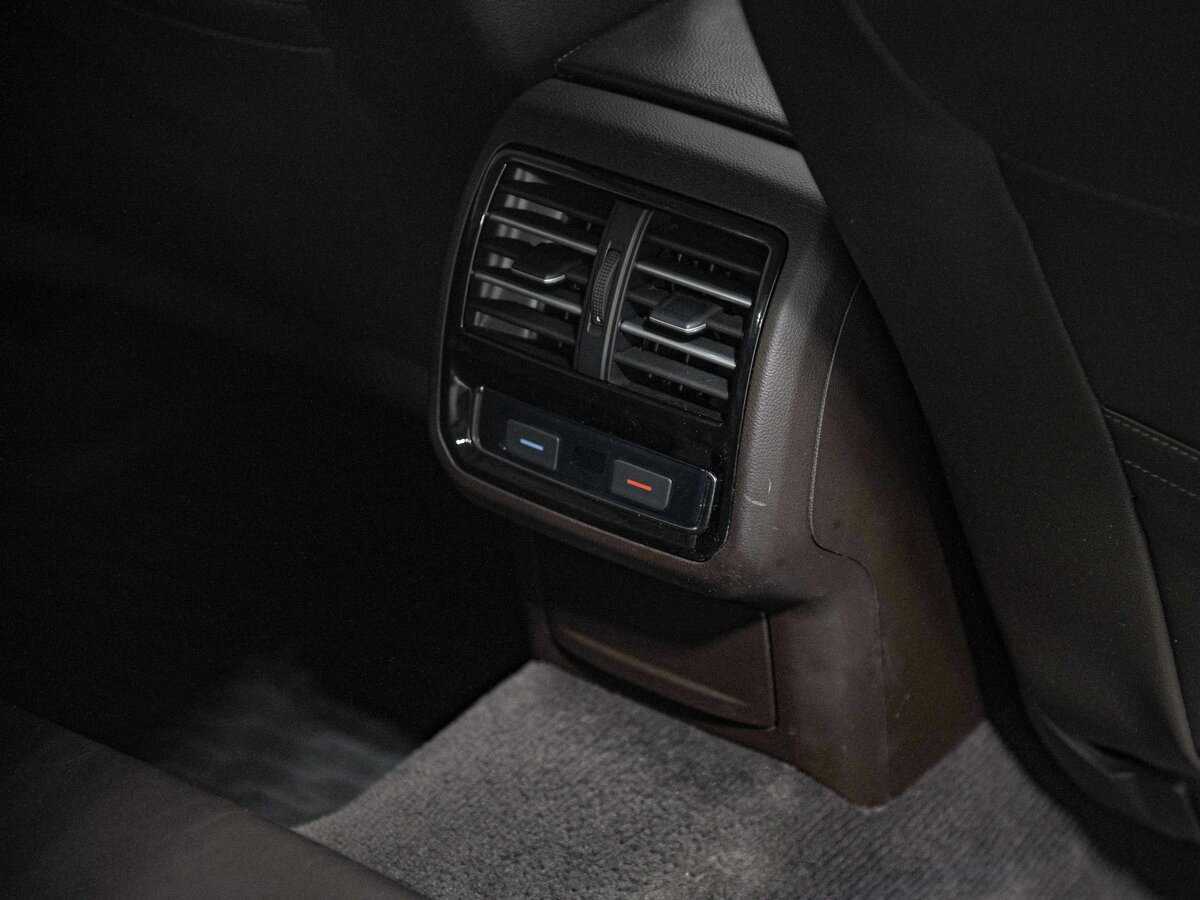 Б/У Фольксваген Пассат 2016 года. Фото: #15