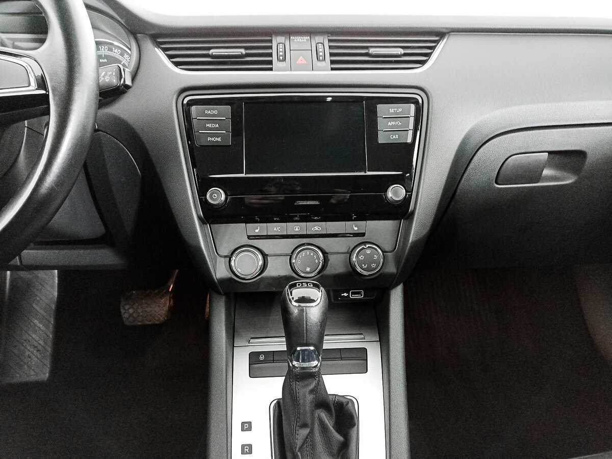 Б/У Шкода Октавия 2020 года. Фото: #14