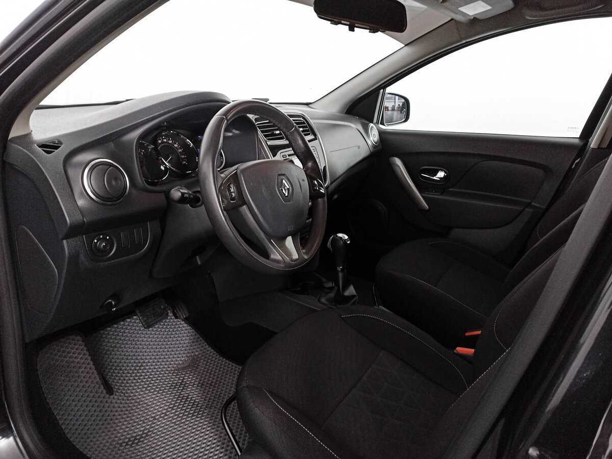 Б/У Рено Сандеро 2016 года. Фото: #12