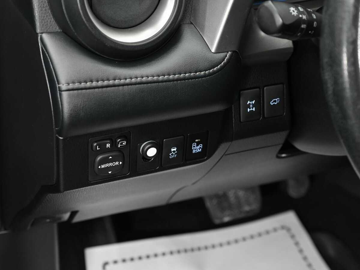 Б/У Тойота Рав4 2013 года. Фото: #8