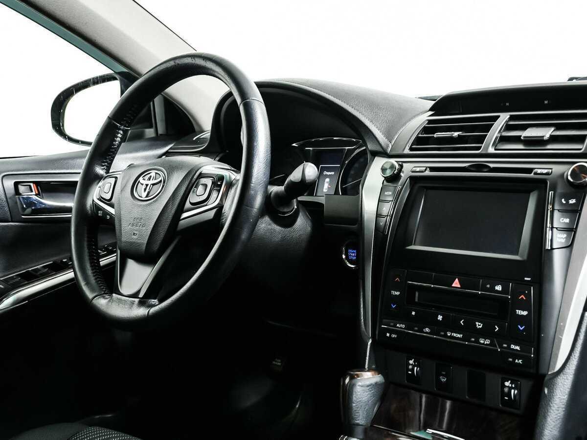 Б/У Тойота Камри 2016 года. Фото: #8