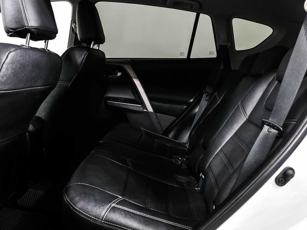 Б/У Тойота Рав4 2017 года. Фото: #11