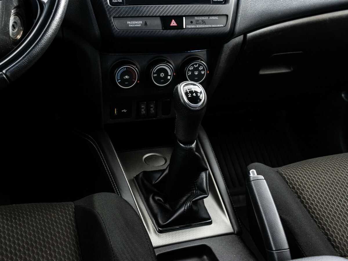 Б/У Митсубиши АС-Икс 2018 года. Фото: #9