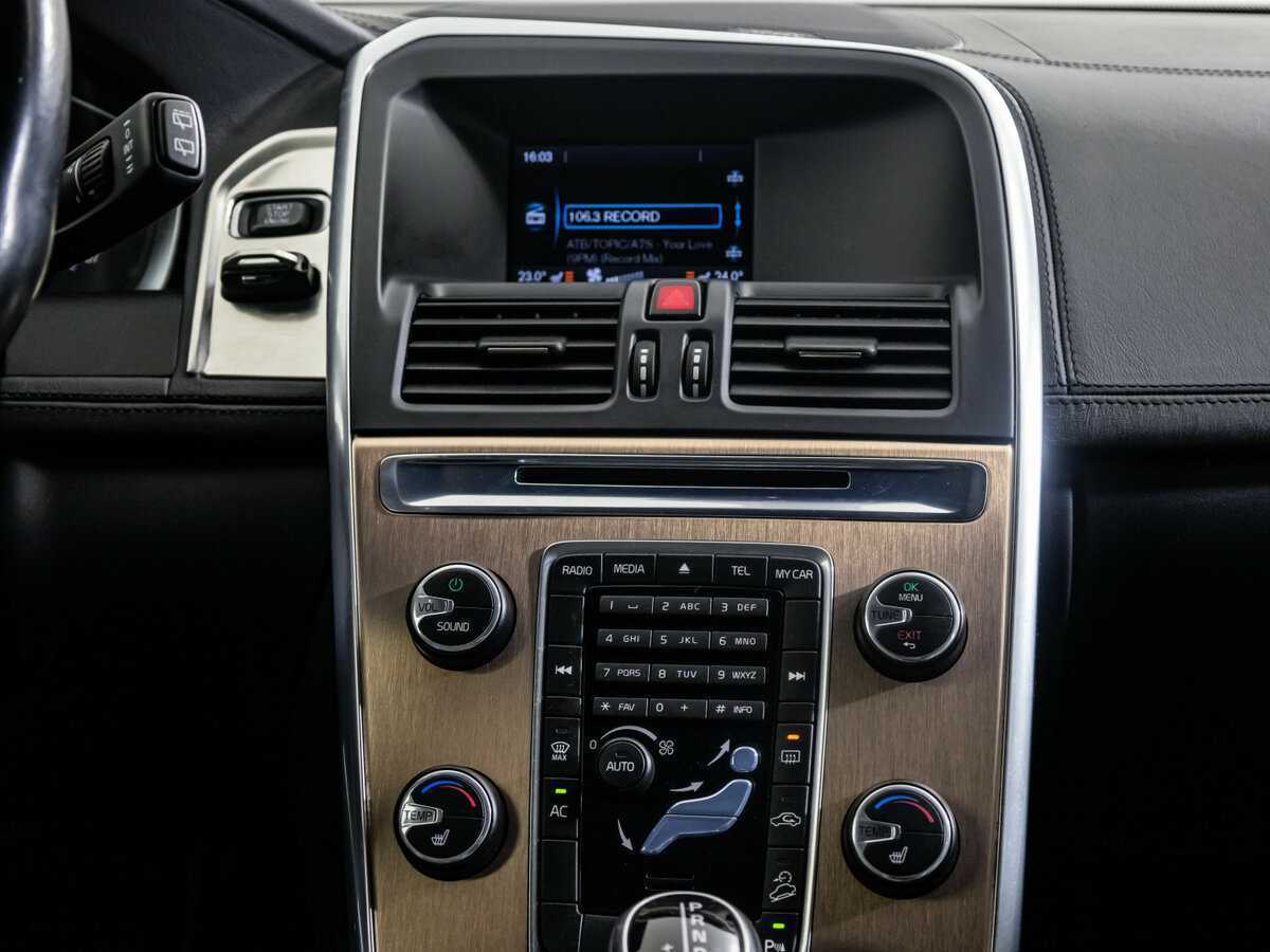 Б/У Вольво ИксЦ60 2014 года. Фото: #9