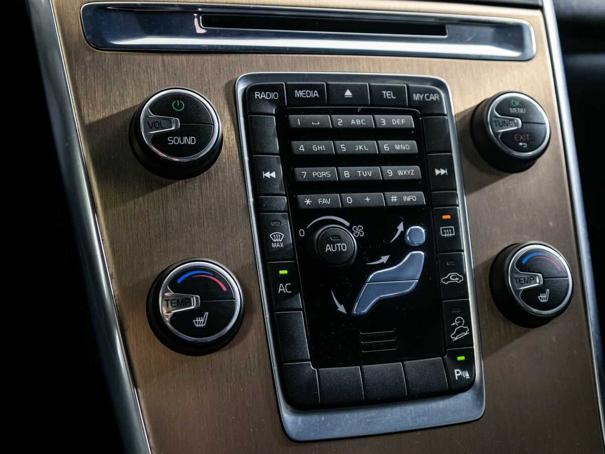 Б/У Вольво ИксЦ60 2014 года. Фото: #10