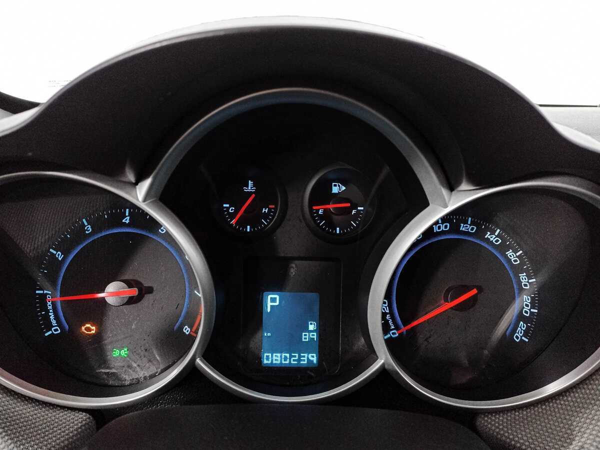 Б/У Шевроле Круз 2014 года. Фото: #10