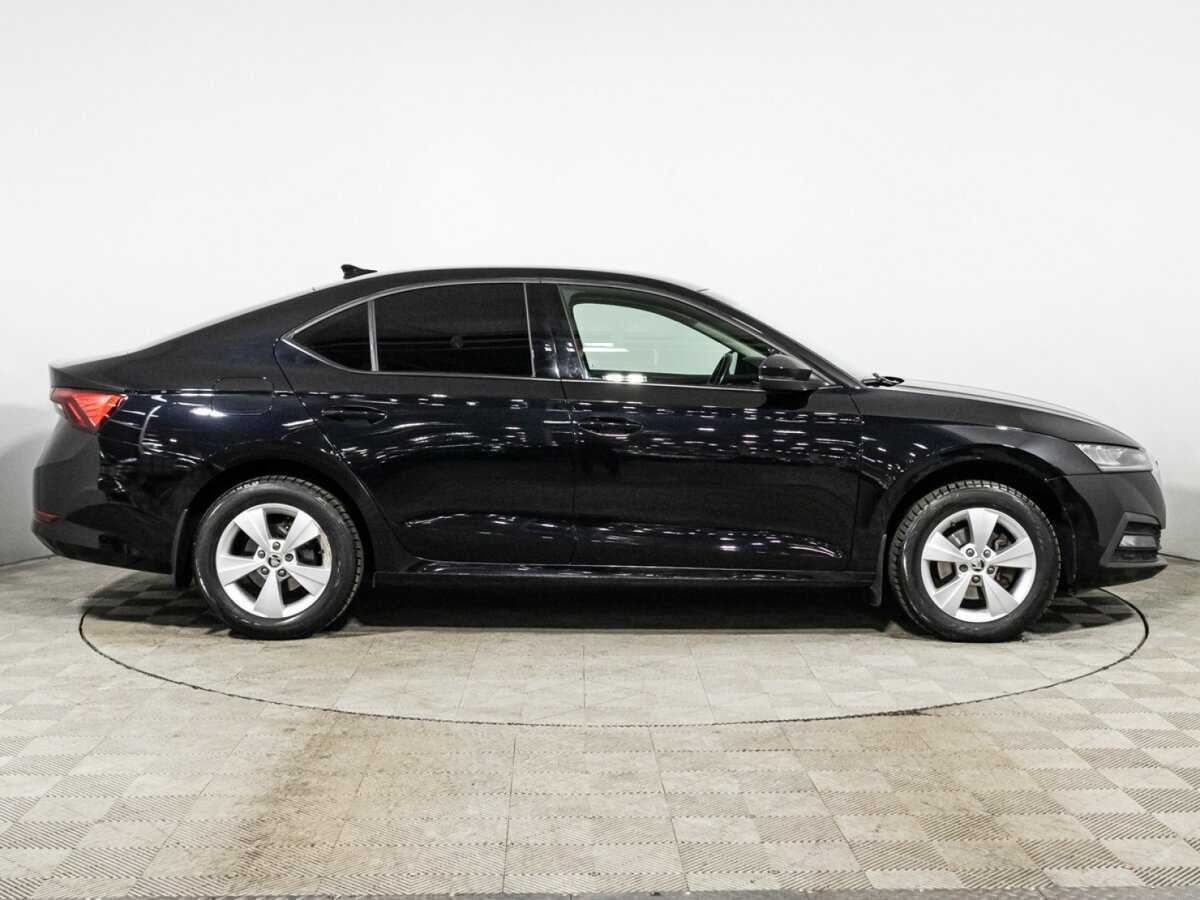 Б/У Шкода Октавия 2021 года. Фото: #3