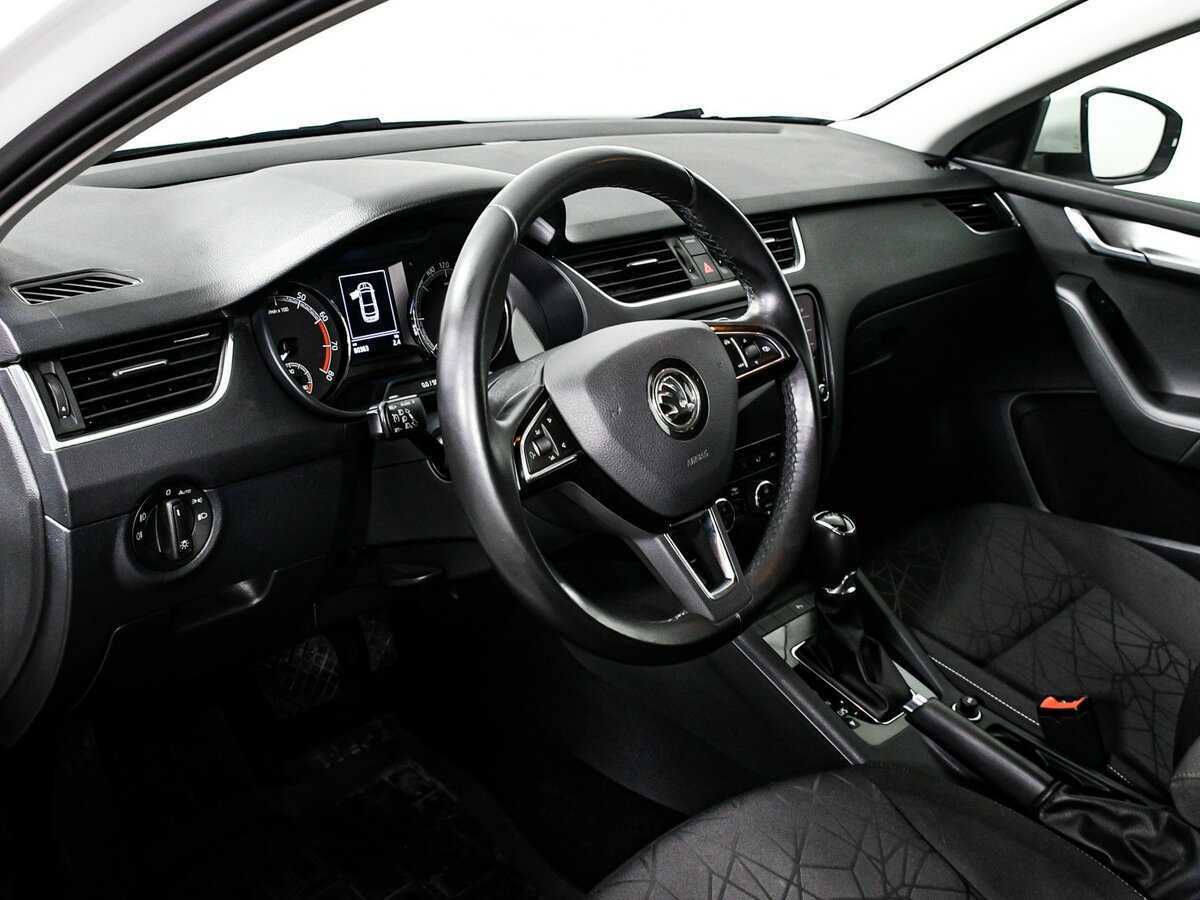 Б/У Шкода Октавия 2019 года. Фото: #9