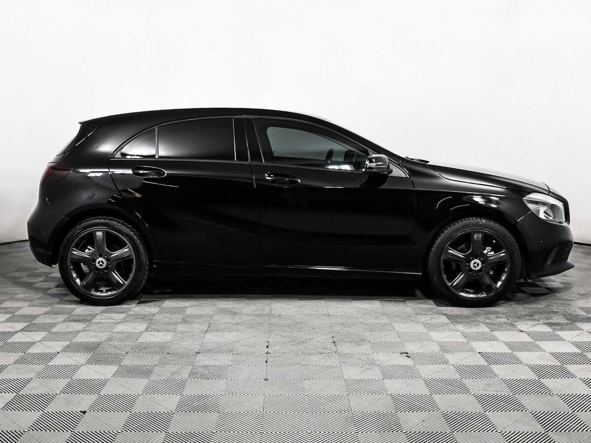 Б/У Мерседес-Бенц А-Класс 2017 года. Фото: #3