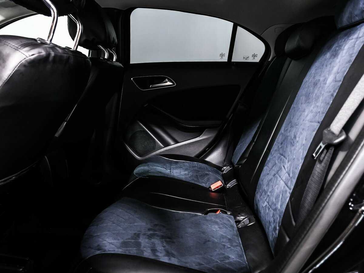 Б/У Мерседес-Бенц А-Класс 2017 года. Фото: #12